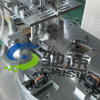 洗車(chē)器配件5軸鎖螺絲機(jī)-出料式