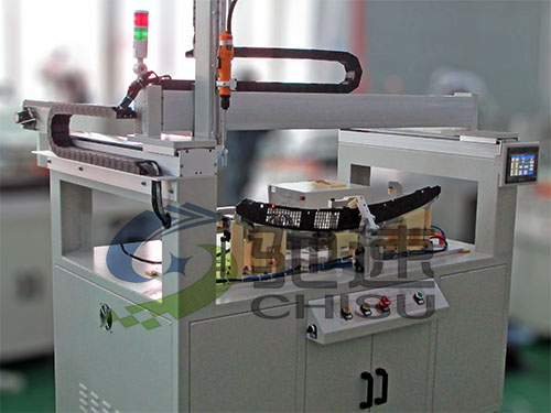 汽車自動擰螺絲機(jī)-大型坐標(biāo)機(jī)